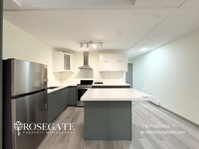 Building Photo - 1-Bedroom Apartment on Lake Shore Blvd W | Water, Gas & Hot Water Included