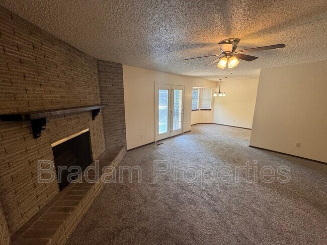 Foto del edificio - 8506 E 56th St