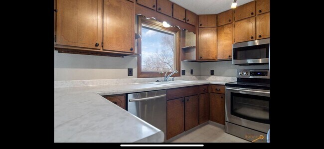 Building Photo - 3 Bedroom, 3 Bathroom Home for Rent