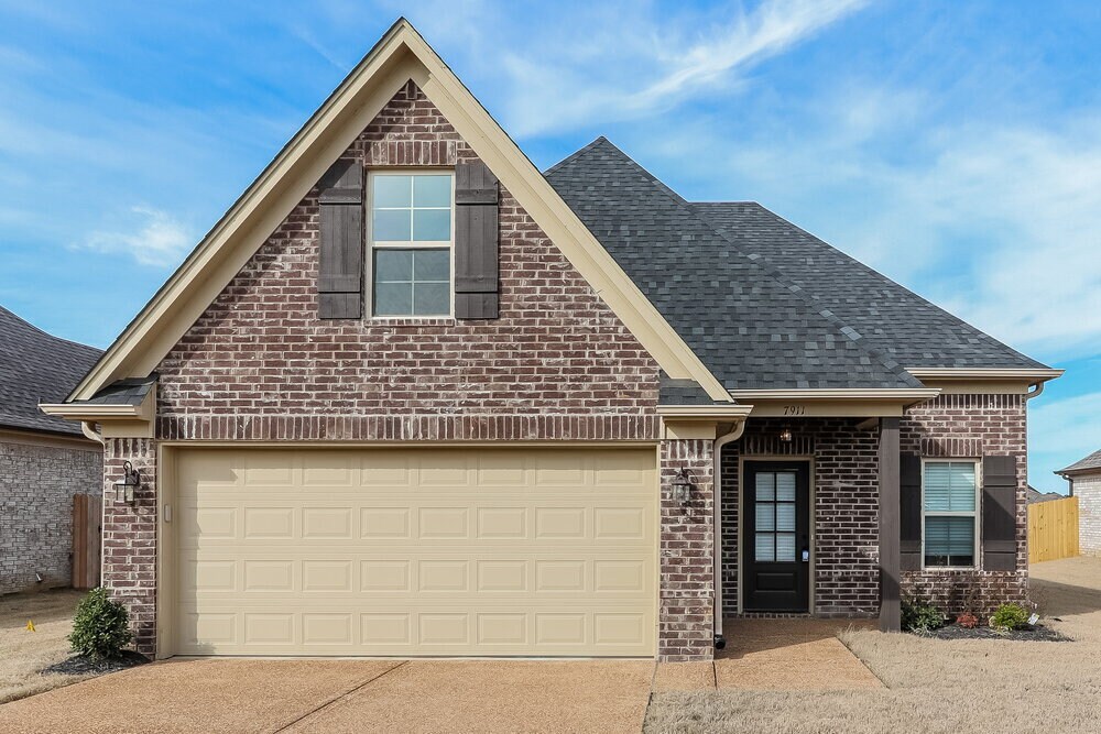 Primary Photo - 7911 Hemlock Dr