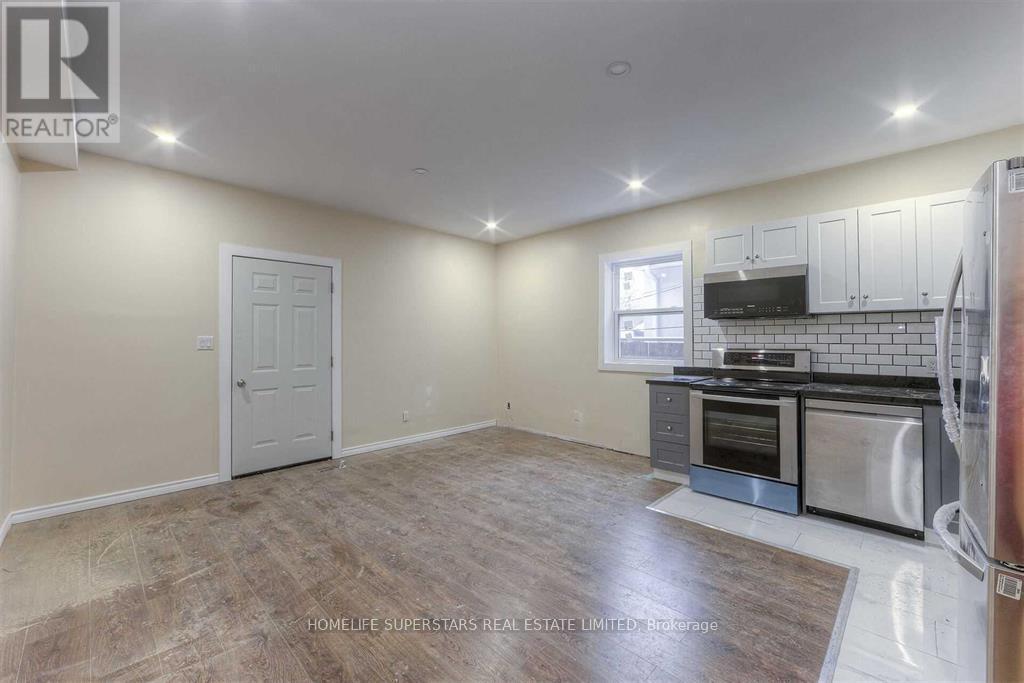 Photo principale - 312 Weston Rd