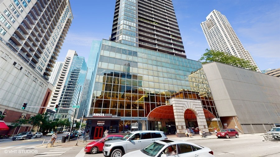 Primary Photo - 10 E Ontario St