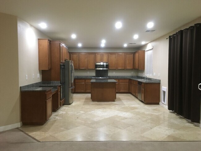 Building Photo - 2121 Mountain Rail Dr