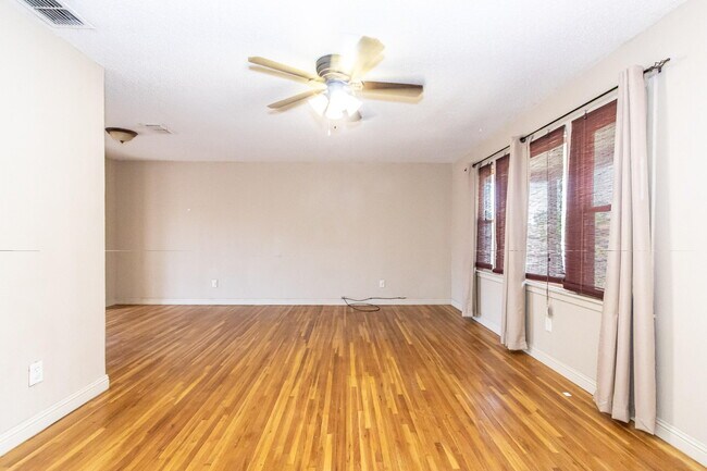 Building Photo - 2611 44th St