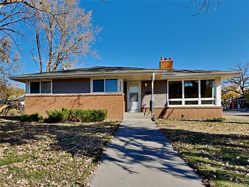 Primary Photo - 4500 Chowen Ave N