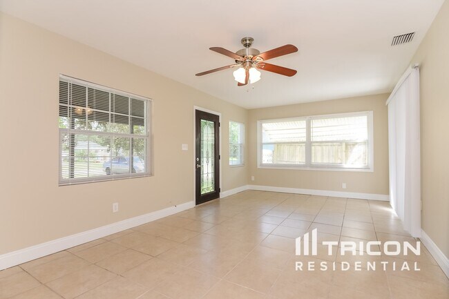 Foto del edificio - 10678 105th St