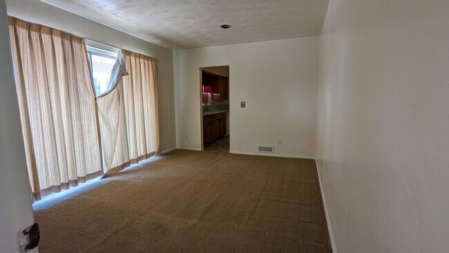 Foto del edificio - 3 Bedrooms and 2 Bath Rental