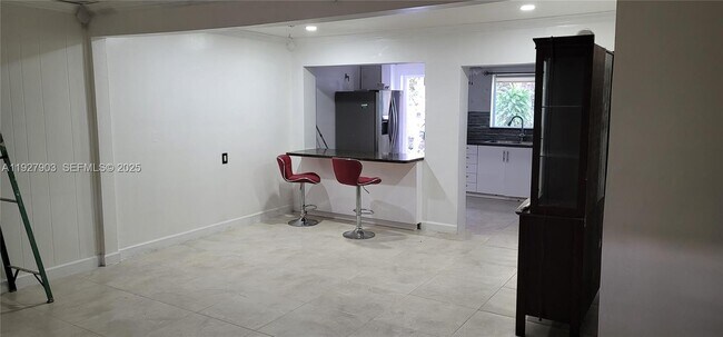 Foto del edificio - 6641 SW 26th St