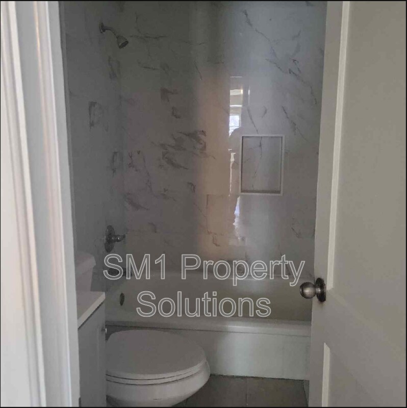Foto del edificio - 1606 Summit Avenue - C