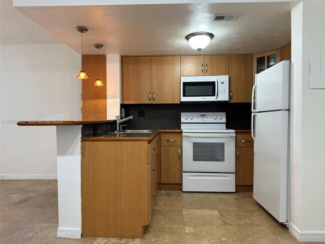 Foto del edificio - 8675 NW 5th Terrace