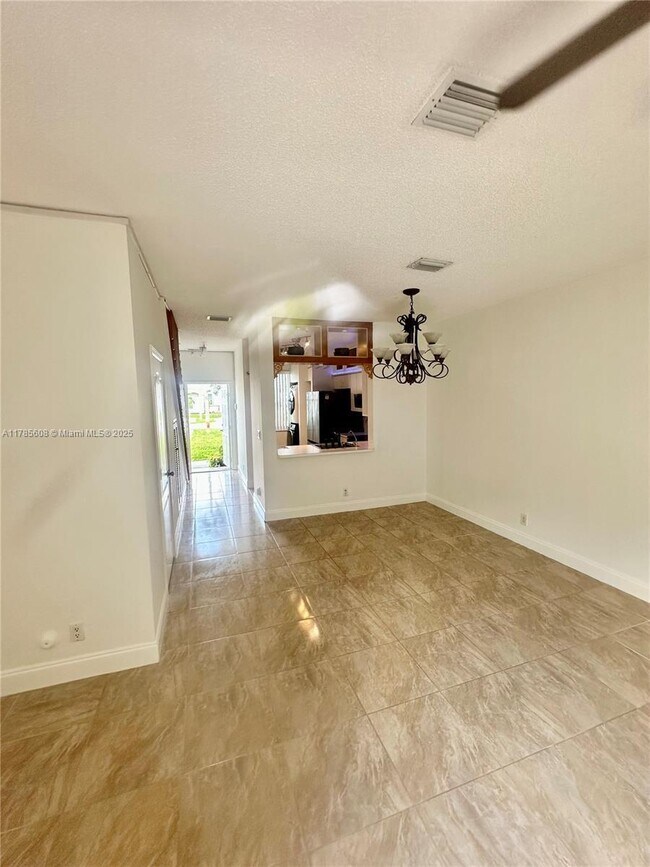 Foto del edificio - 2 bedroom in North miami FL 33179