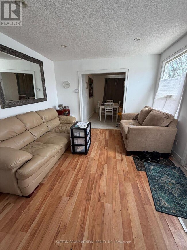 Photo du bâtiment - 4077 Dufferin St