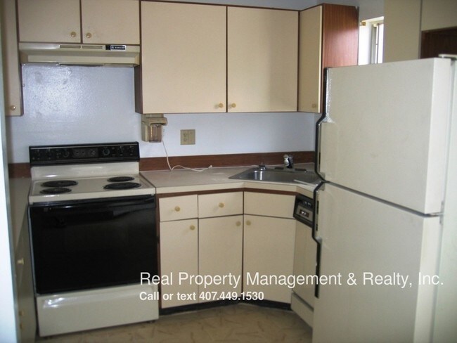 Foto del edificio - 3 BR / 2 BA Duplex Off Dean Road