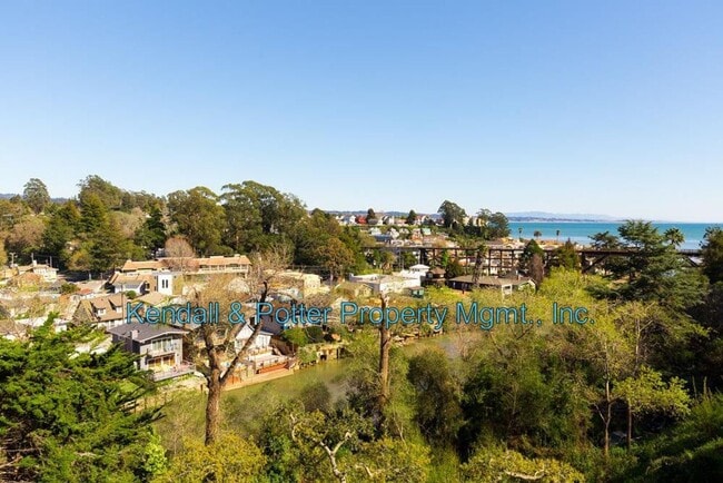 Building Photo - Sunny Paradise located in the Heart of Capitola!