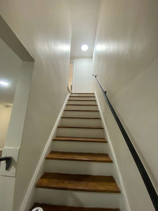 Building Photo - 1523 Babbitt Rd