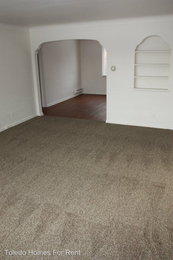 Building Photo - 1372 N Cove Blvd