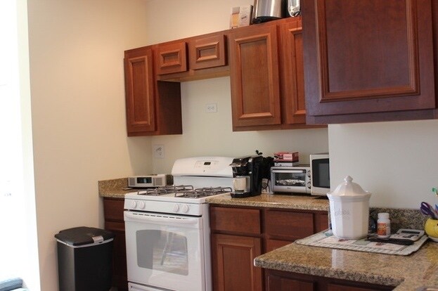 Foto del edificio - 5829 W Peterson Ave