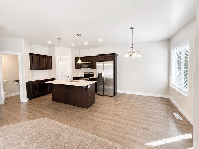 Foto del edificio - Beautiful 3-Bedroom Townhome in Lehi – Community Pool, Pickleball & More!