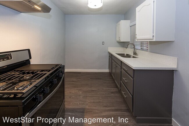 Foto del edificio - 1377 N Warren Ave