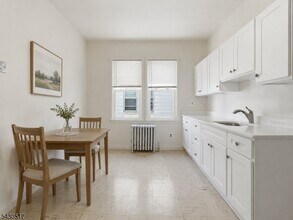 Building Photo - 265 N 17th St