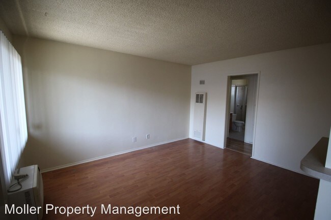 Building Photo - 9453 Cortada St