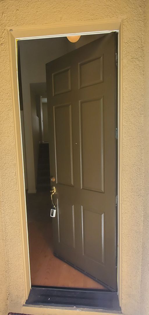 Foto del edificio - GORGEOUS 3 Bed/2.5 Bath Townhome in RIVERM...