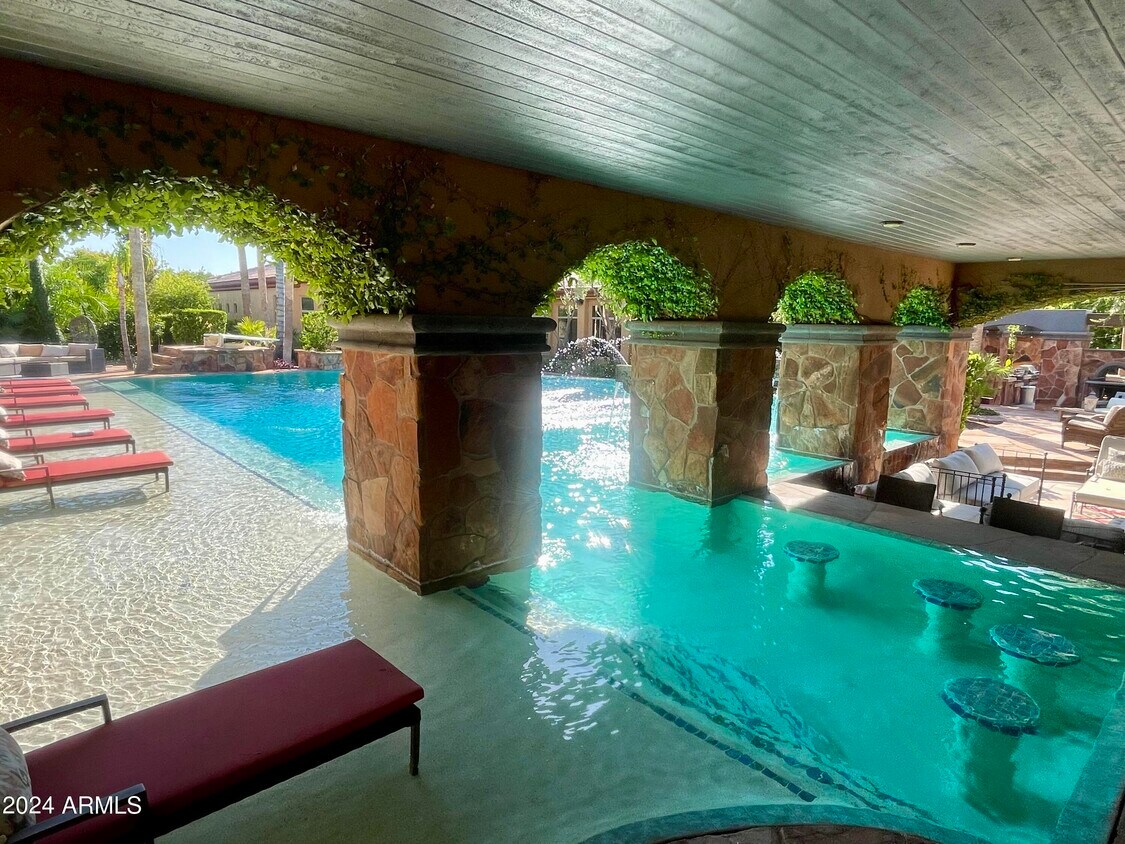 Foto principal - 3452 E Jaeger Cir