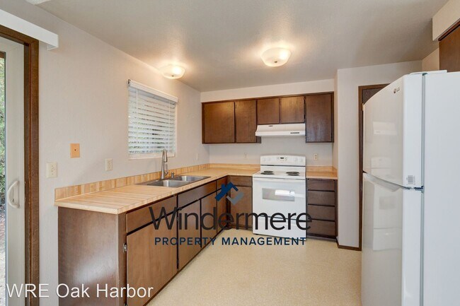 Building Photo - 2 br, 1 bath House - 2285 Madrona Way