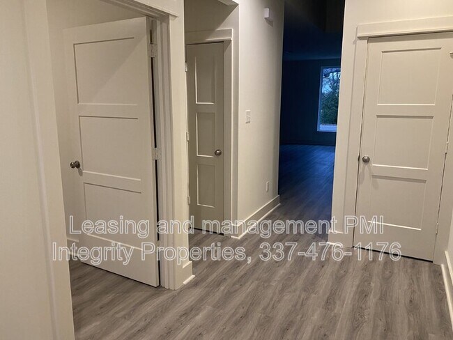 Building Photo - 128 Greentree Dr