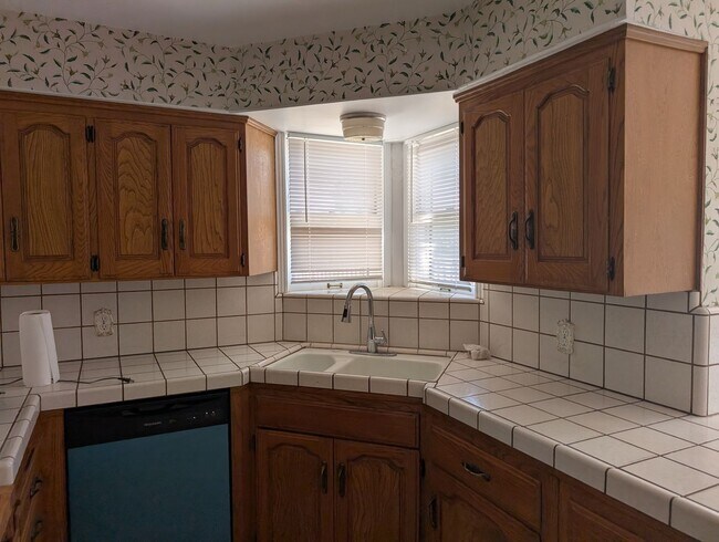 Building Photo - Rural ranch style home with a nice floor plan offering nice amenities.