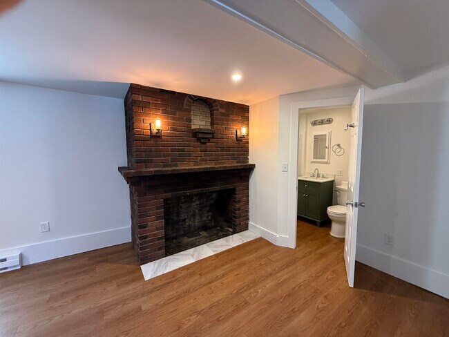 Building Photo - 22 Mace Rd