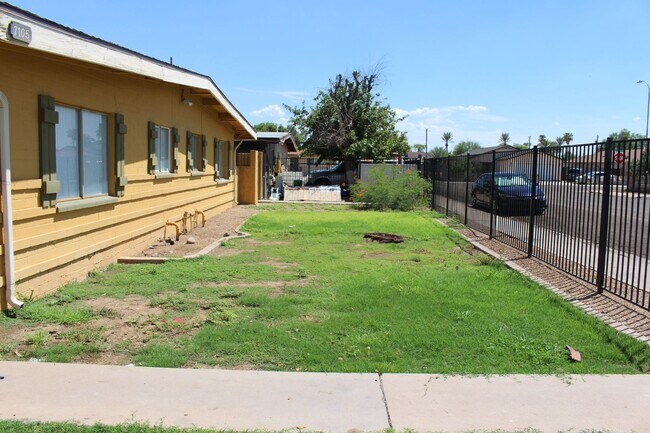 Building Photo - 68th Drive 7105