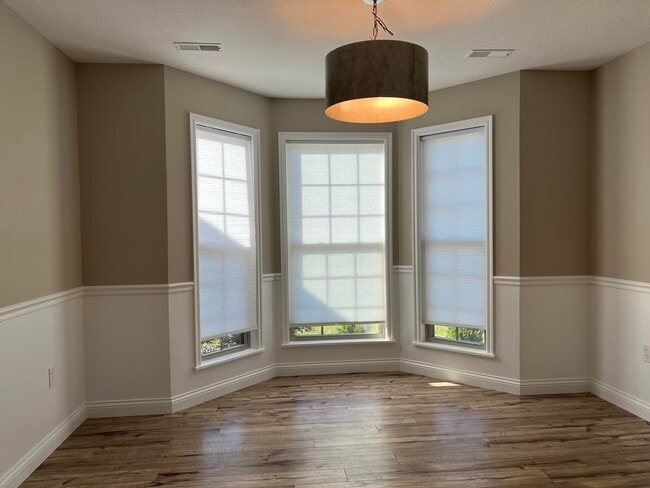 Building Photo - 4015 Perennial Ct