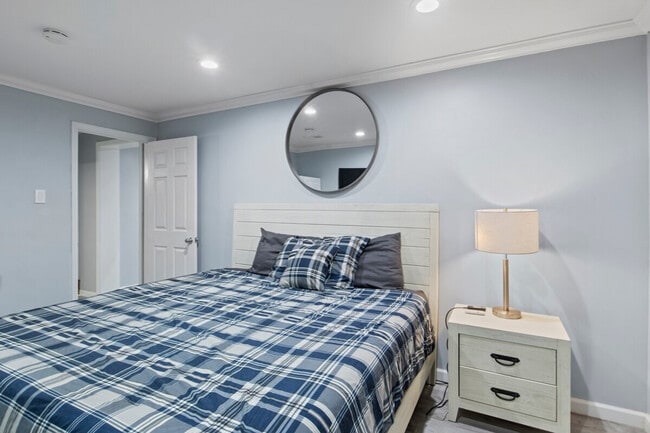 Building Photo - 229 S Peters Rd