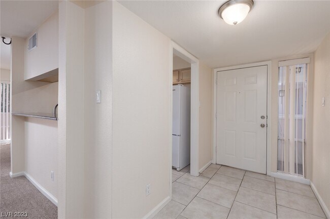 Foto del edificio - 769 Oakmont Ave
