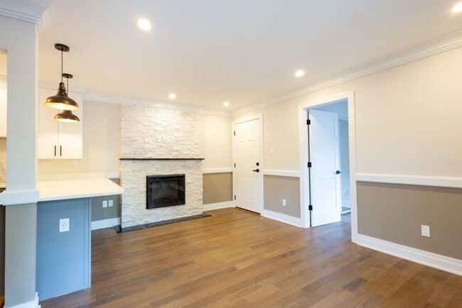 Building Photo - Lovely 3 BR/1 BA Condo in Benning Ridge!