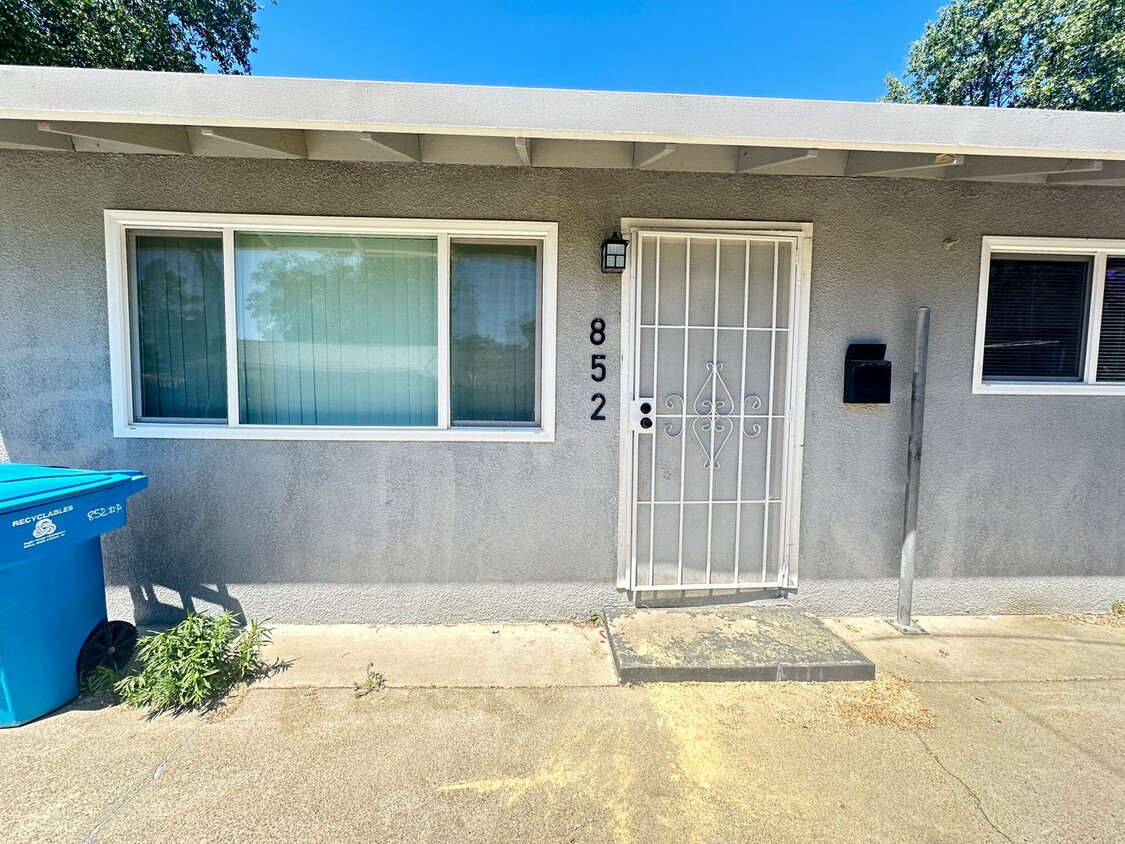 Primary Photo - 852 Orange St