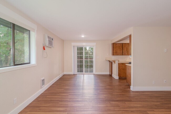 Building Photo - Spacious Home Near EWU!