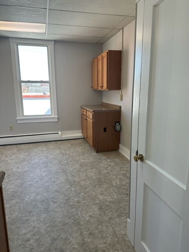 Building Photo - Manheim 2 Bedroom