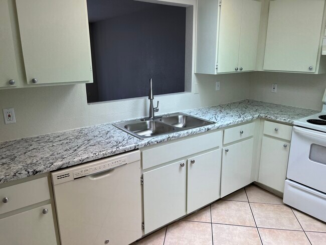 Foto del edificio - 517 W Duke Dr