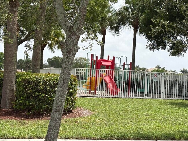 Foto del edificio - 4534 SW 127th Terrace