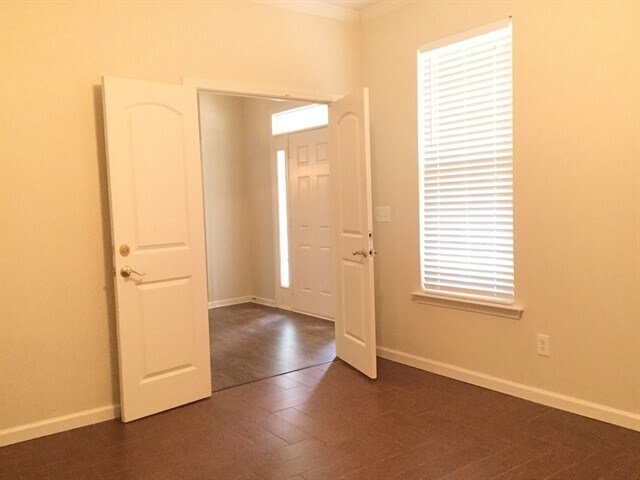 Foto del edificio - 154 Elrosa Rd