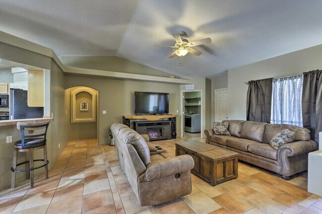 Foto del edificio - 2598 Rainbow Ave N