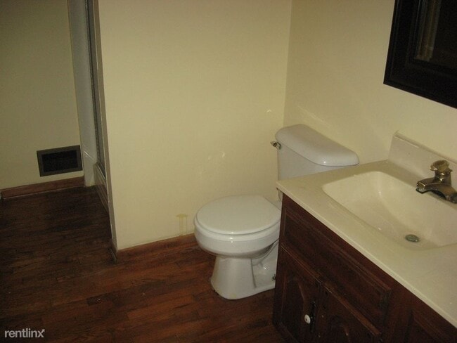 Building Photo - 3 br, 2 bath House - 523 W Rouse St single...