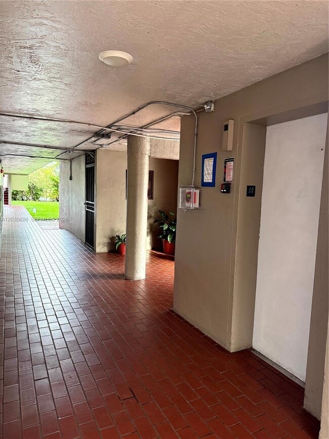 Building Photo - 802 NW 87th Ave