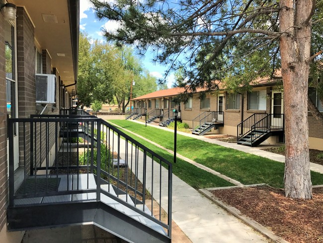 Building Photo - Courtyard