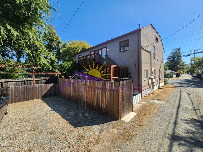 Foto del edificio - 2830 32nd St