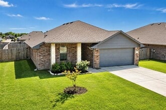 Building Photo - 117 Willowbend Loop