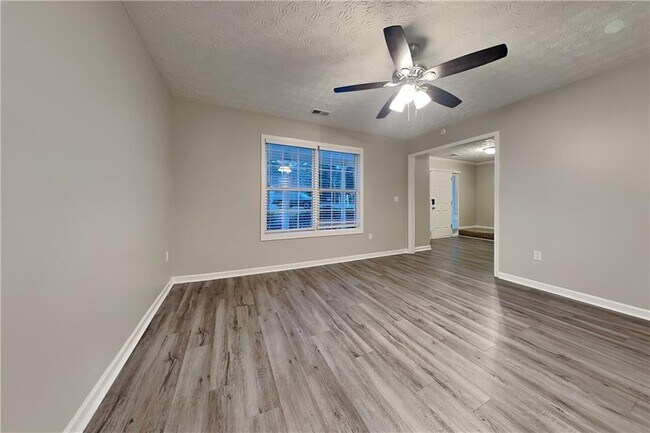 Foto del edificio - 1210 Webb Farm Ln