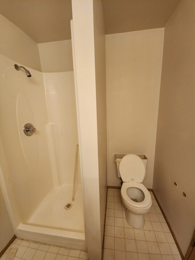 Primary bath - 3603 Michelle Ln